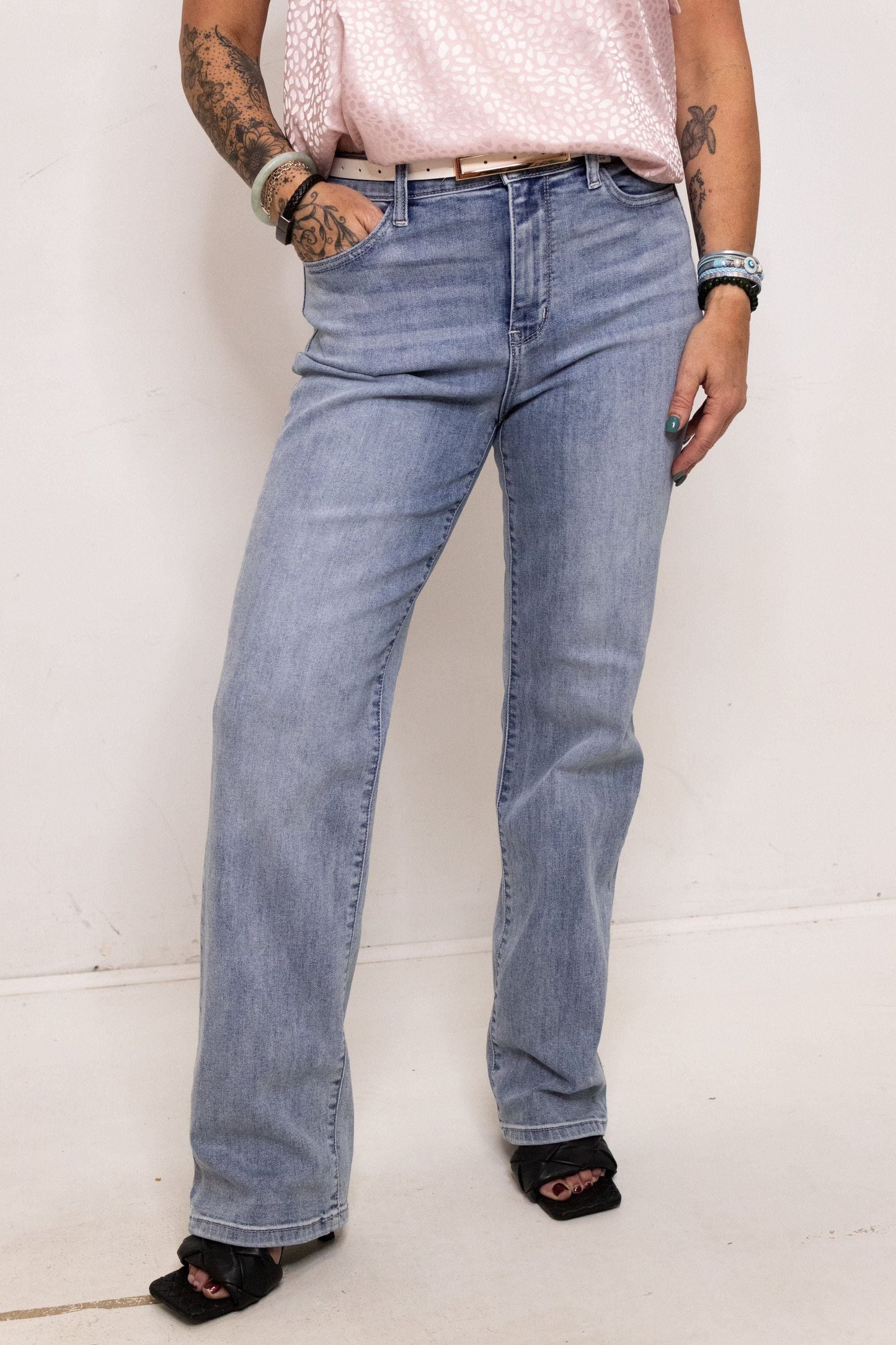 90's Straight Jeans
