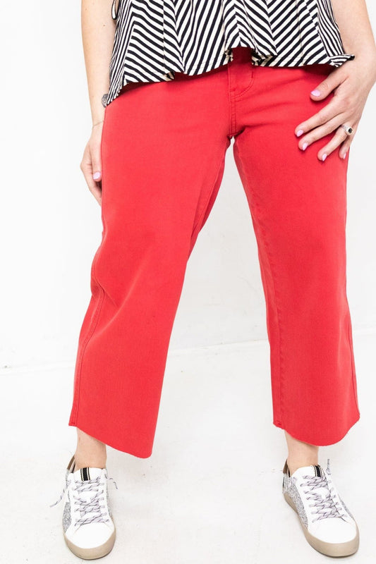 Red Wide Crop