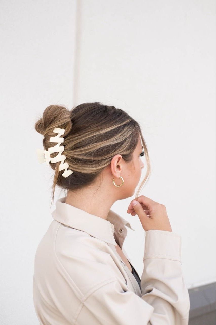 Ivory Zig Zag Claw Clip | Swank Boutique