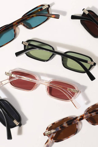 Classic Oval Shaped Fashion Sunglasses | Swank Boutique