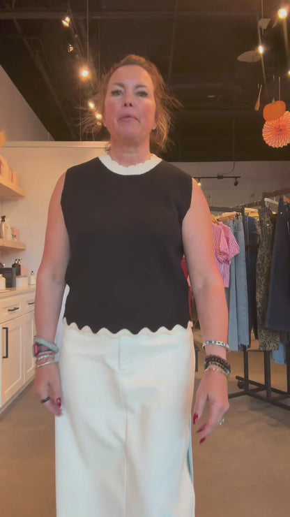 Scallop Hem Sleeveless Sweater