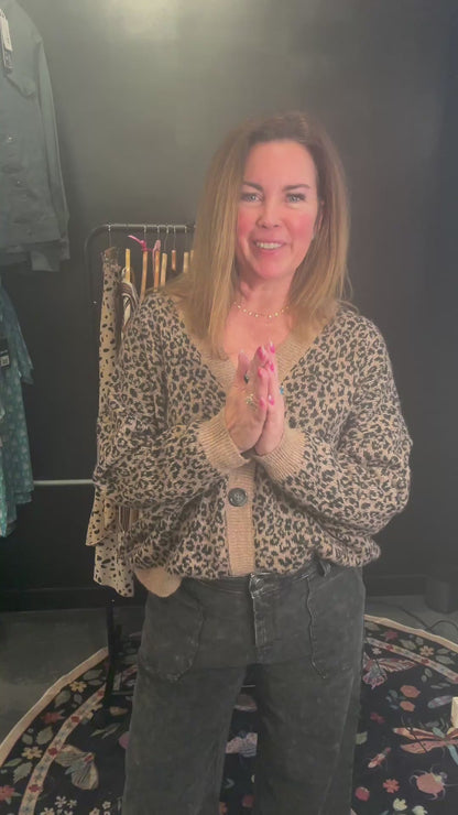 Leopard Cardi